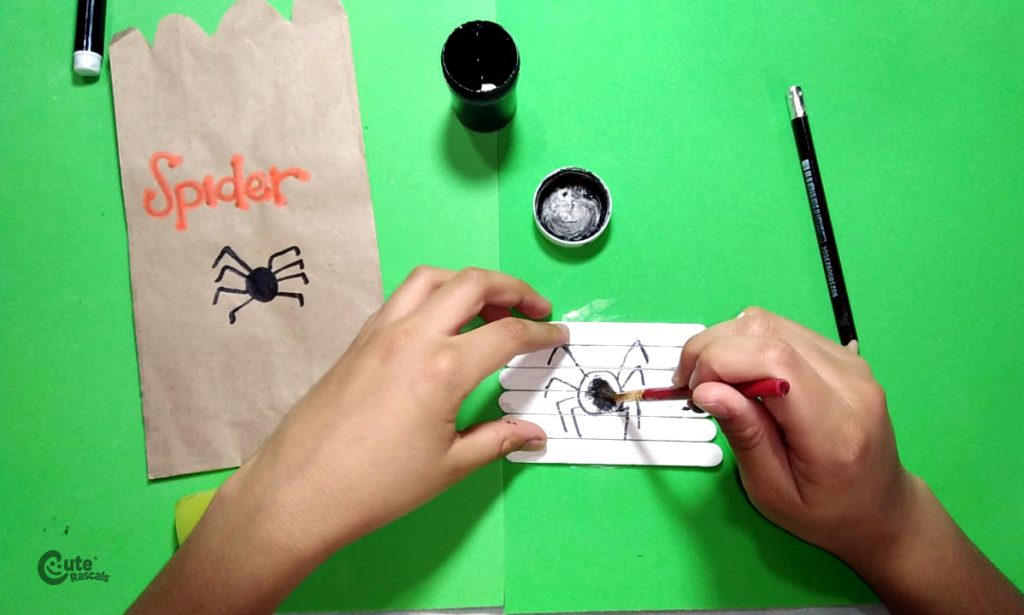 Learn how to make a spider homemade puzzle 