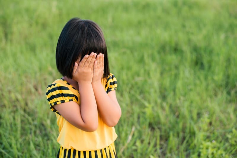 Girl Crying, Handle Your Kids’ Temper Tantrum and Calm Them Down 