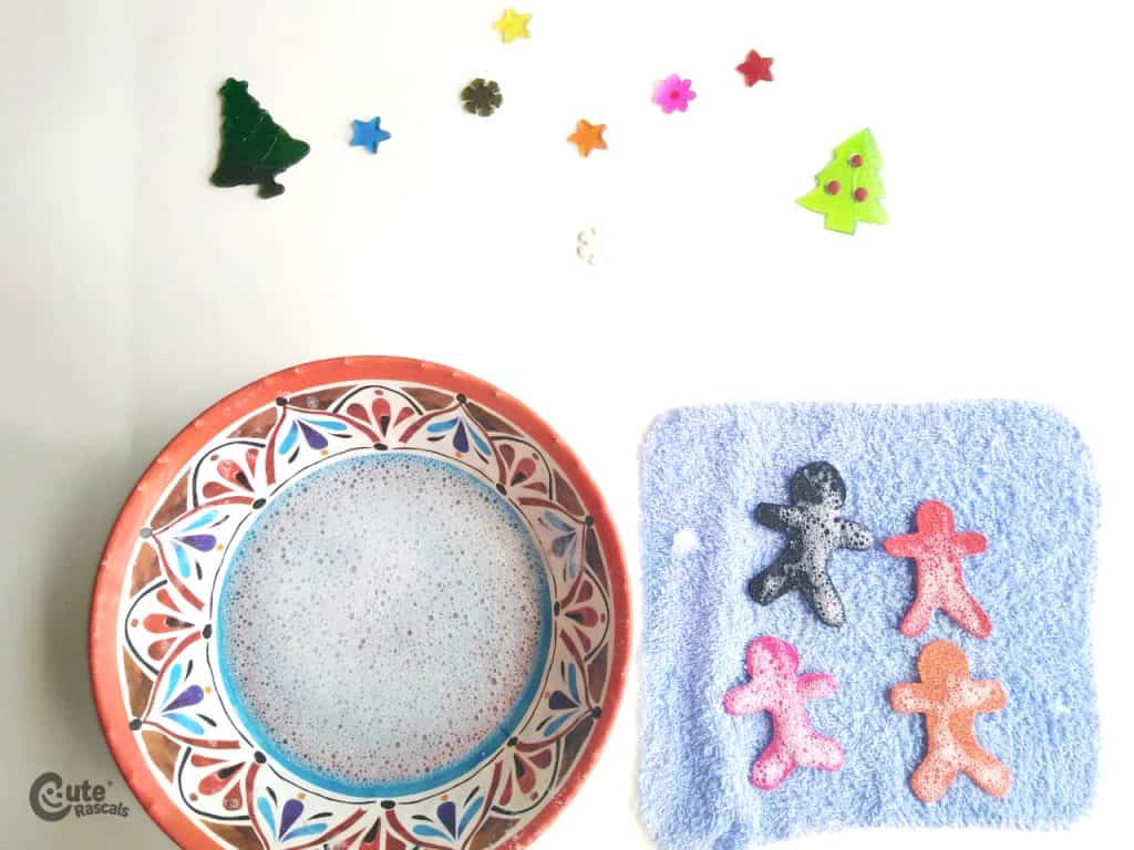 Christmas activity for toddlers that's fun and easy.
