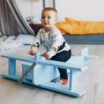 Super Easy Ways to Teach Your Baby to Play Alone and Be Independent