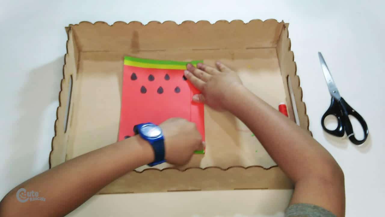 Fold the sheet of paper. Cool crafts with paper