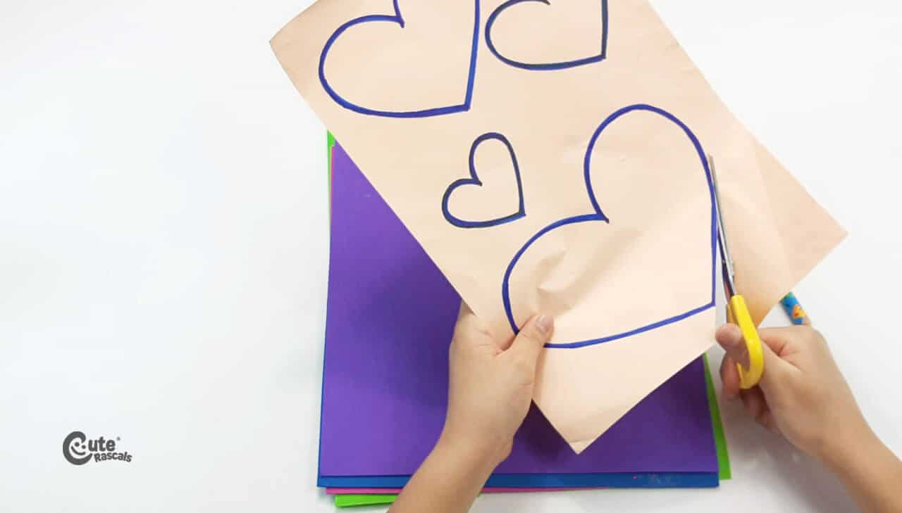 Cut out the hearts. Easy Mother's Day crafts for preschoolers